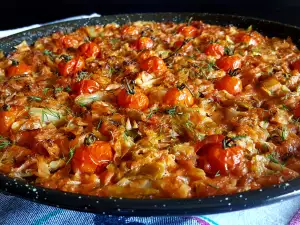 Fresh Cabbage with Tomatoes and Dill