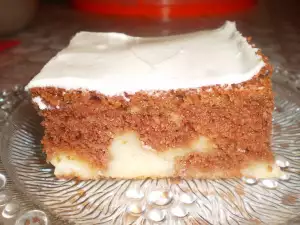 Juicy Cake with Vanilla Pudding