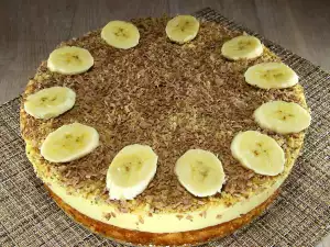 Pudding Cake with Walnut Layer