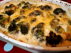 Oven-Baked Turkey with Broccoli and Cream