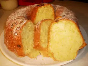 Very Fluffy Cake in a Round Form