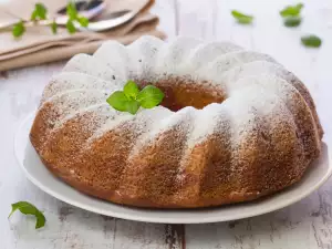 Cake with Lemonade