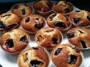 Fluffy Muffins with Fruits