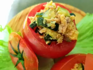 Stuffed Tomatoes with Zucchini and Tuna