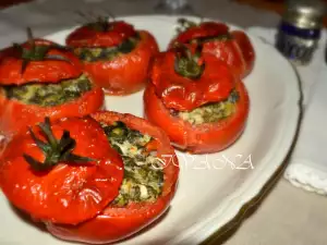 Stuffed Tomatoes with Spinach and Cheese