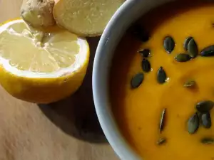 Healthy Pumpkin and Ginger Cream Soup