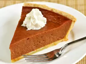 American Pumpkin Pie with Cinnamon