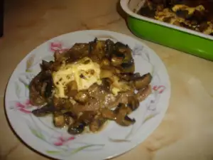 Steaks with Wine and Cheese