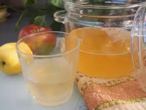 Aromatic Homemade Apple Cider Vinegar