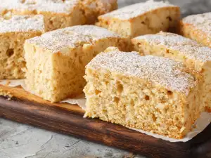 Fluffy Apple Sponge Cake