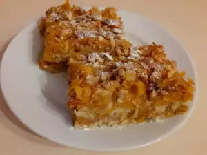 Christmas Cake with Apples and Pumpkin