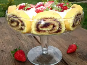 Strawberry Roll and Cream Dessert