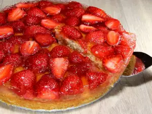 Cake with Strawberries