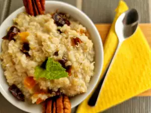 Quinoa and Dates Porridge