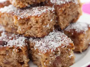 Lean Greek Cake with Walnuts