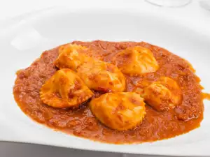 Ravioli with Tomatoes and Cream