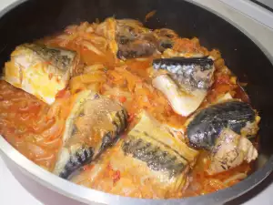 Stewed Mackerel with Onions and Carrots