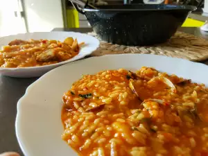 Valenciana Rice Stew with Clams and Shrimp