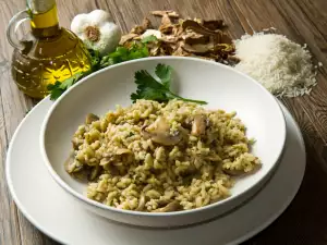 Chinese Rice with Mushrooms and Olives