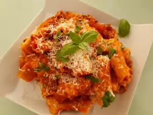 Rigatoni Bolognese