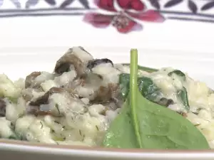 Delicate Risotto with Spinach and Mushroom