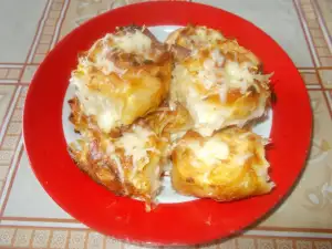 Phyllo Pastry Roses with Feta Cheese and Cheese