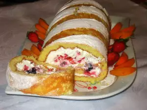 Sponge Cake Roll with Summer Fruits