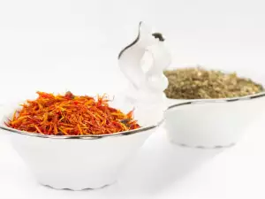 Saffron in bowl