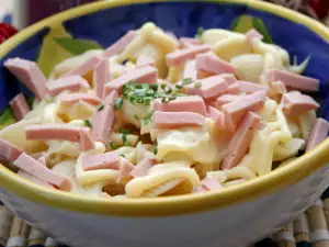 Delicious Macaroni Salad with Ham