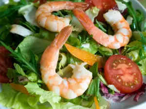 Salad with Crab Rolls