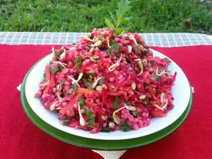 Vitamin Salad with Bulgur and Sunflower Sprouts