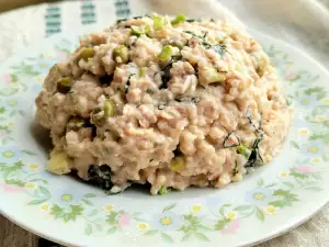 Salad with Arabic Couscous and Tuna