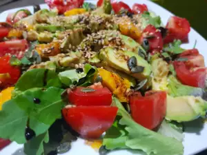 Green Salad with Mango and Flaxseed