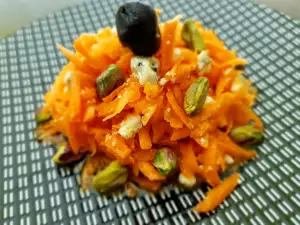 Carrot Salad with Pistachios and Cheese