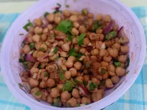 Israeli Chickpea Salad