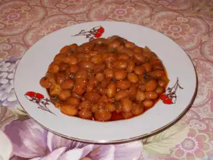 Red Bean Salad with Leeks and Tomato Chutney