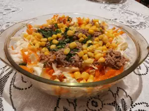 Cabbage Salad with Carrots, Corn and Tuna