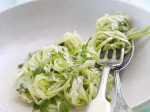 Spaghetti Salad with Zucchini and Feta Cheese