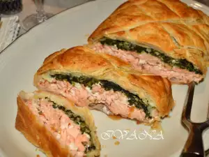 Salmon with Spinach in Puff Pastry