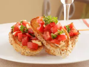 Garlic Bruschetta with Aromatic Tomatoes