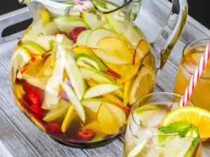 White Sangria with Raspberries