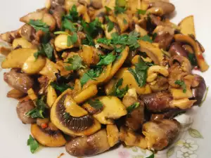 Chicken Hearts with Mushrooms and Onions in Butter