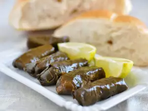 Sarma with Meat and Olives