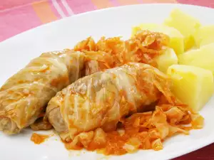 Mountain-Town-Style Sarma with Sauerkraut