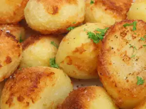 Sauteed Potatoes in a Glass Cook Pot