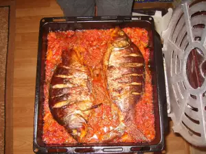 Oven-Baked Carp with Onions