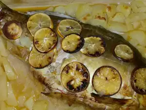 Stuffed Carp with Bread, Onions and Raisins