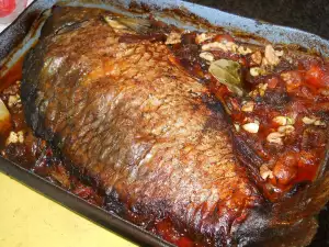 Carp in the Oven with Vegetables, Mushrooms and Walnuts