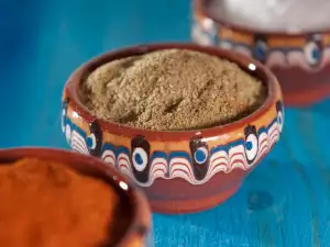 How to Make the Bulgarian Mixed Herbs and Salt Seasoning?