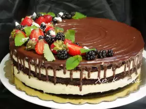 Chocolate Cake with Strawberries and Mascarpone